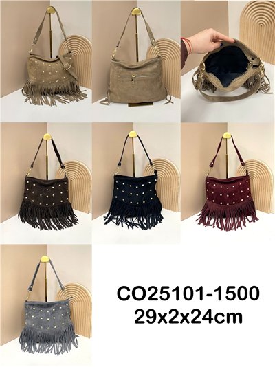 Bolso de hombro piel serraje con flecos y tachuelas frontales