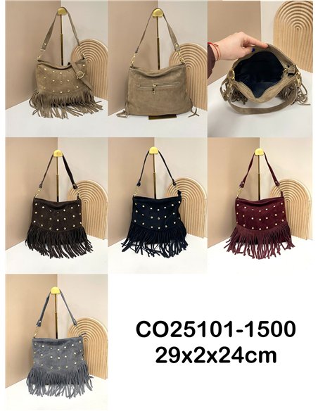 Bolso de hombro piel serraje con flecos y tachuelas frontales