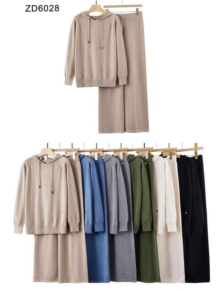 Conjunto Jersey con capucha + Pantalón