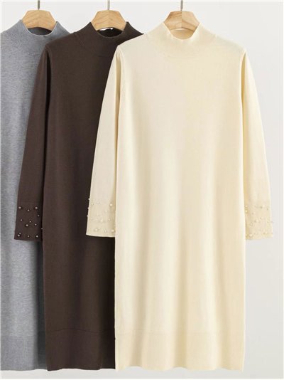 Vestido de punto cuello alto con perlas en puños