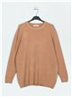 Maglione morbido caldo con ampio scollo rotondo.