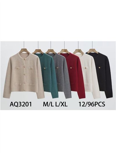 Chaqueta punto soft botones dorados 2