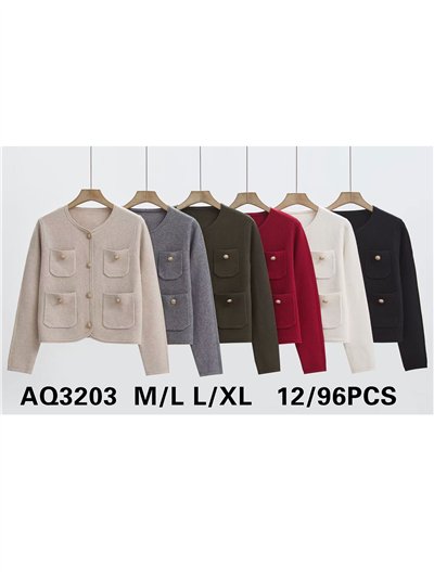 Chaqueta punto soft bolsillo botones dorados 2