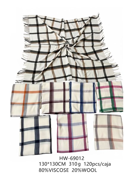 Pañuelo cuadrado de cuadros con flecos