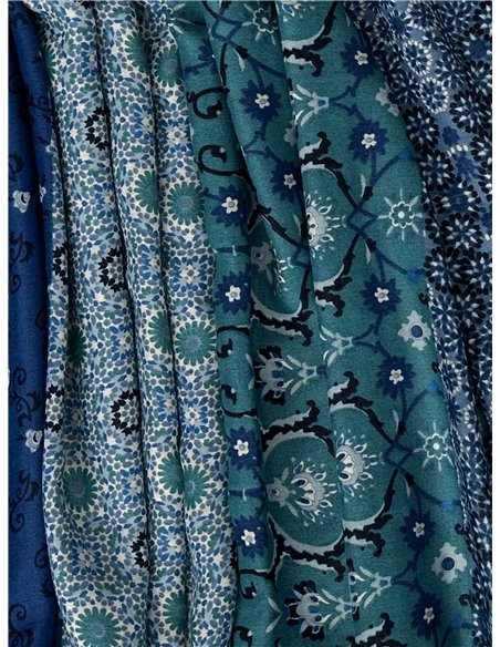 Pañuelo patchwork étnico con borlas