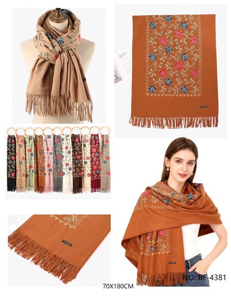 Bufanda bordada flores multicolor flecos