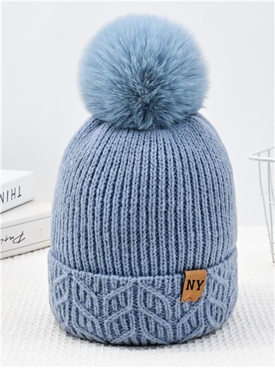 Gorro punto pompón vuelta trenzada