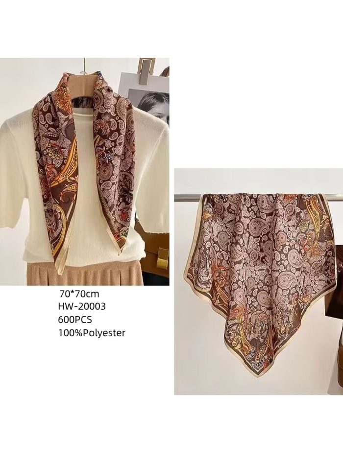 Lenço pequeno de seda com estampa paisley