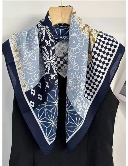 Pañuelo pequeño efecto seda cuadrado geométrico