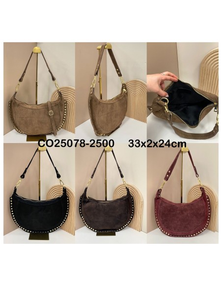 Bolso media luna piel serraje con tachuelas