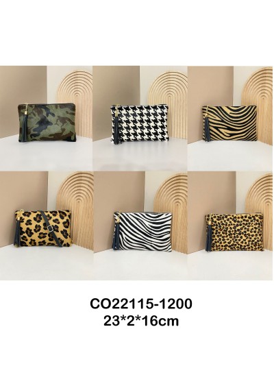 Sobre piel estampado pelo borlas