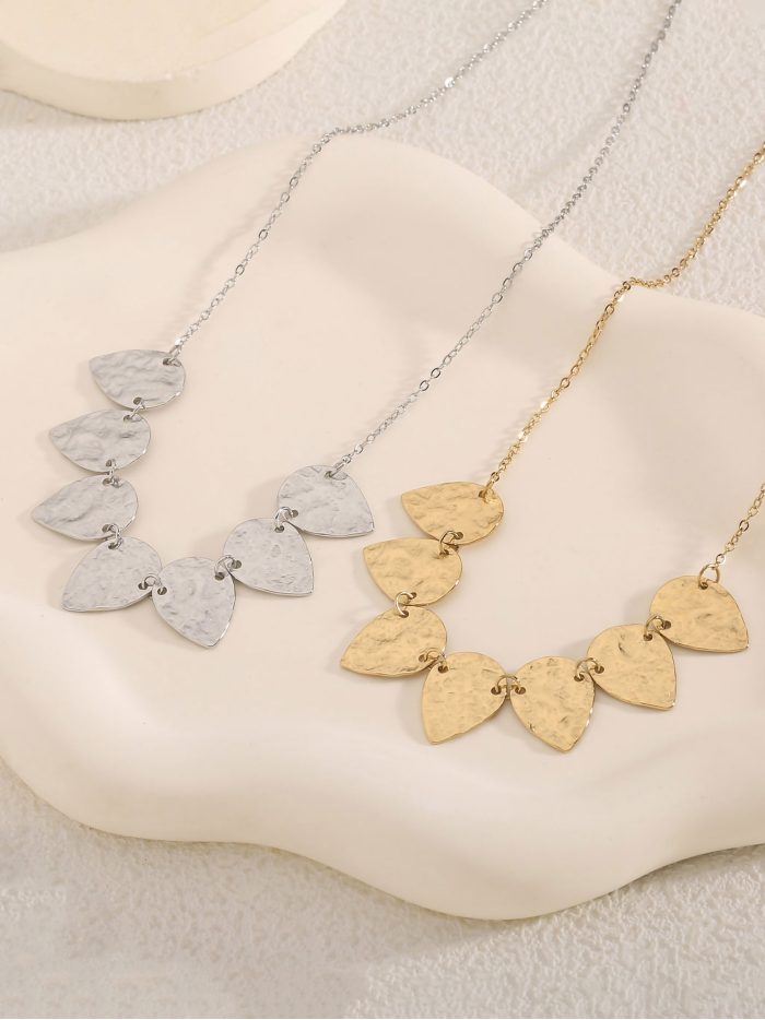Collier feuilles effet martelé