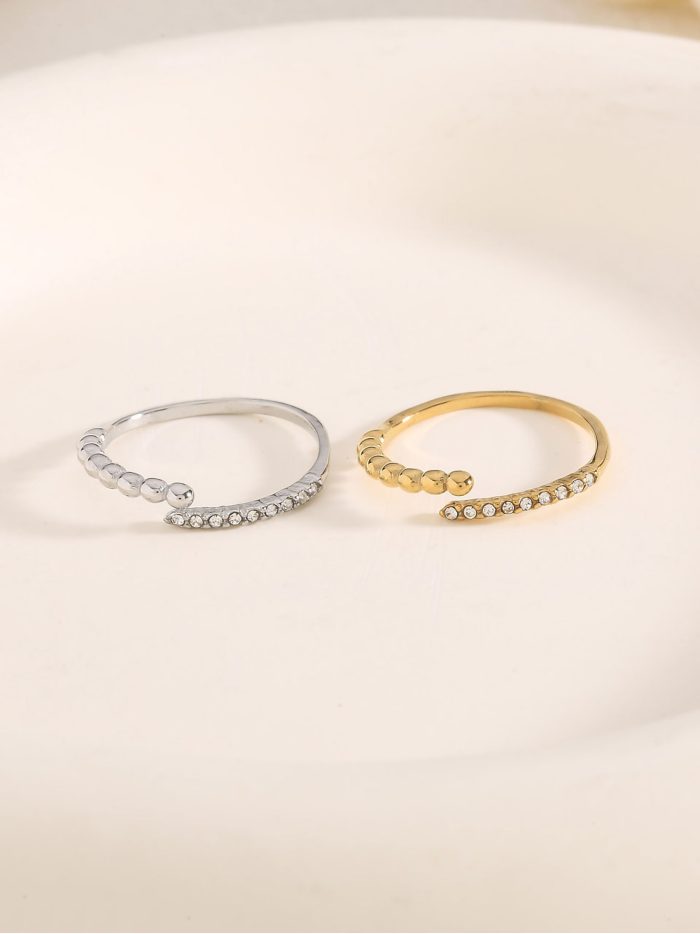 Bar ring with zirconia