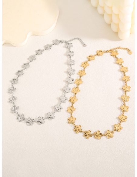 Colar gargantilha flores efeito martelado.