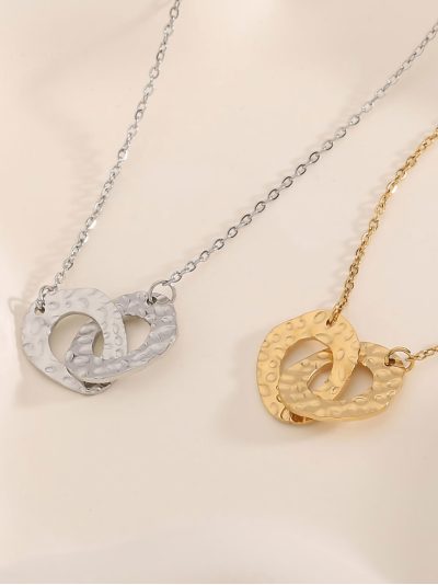 Collar aros entrelazados martillados 2