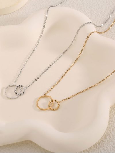 Collar aros entrelazados