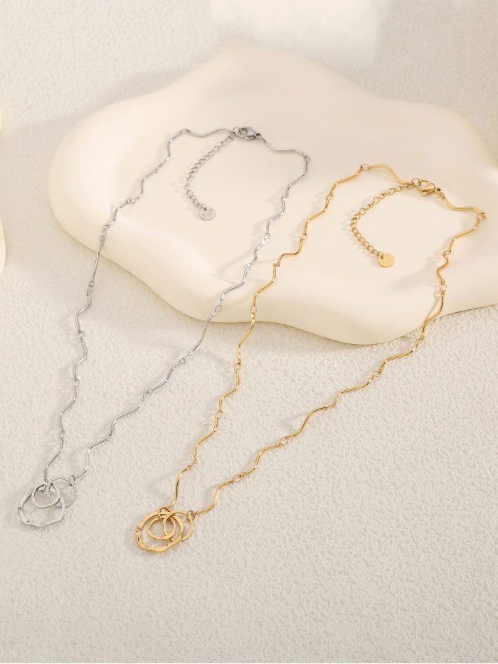 Collar cadena aros entrelazados