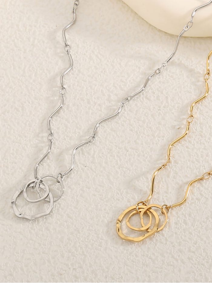 Collar cadena aros entrelazados
