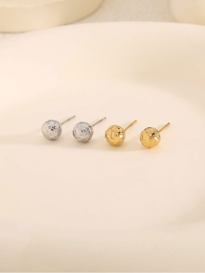 Mini ball earrings