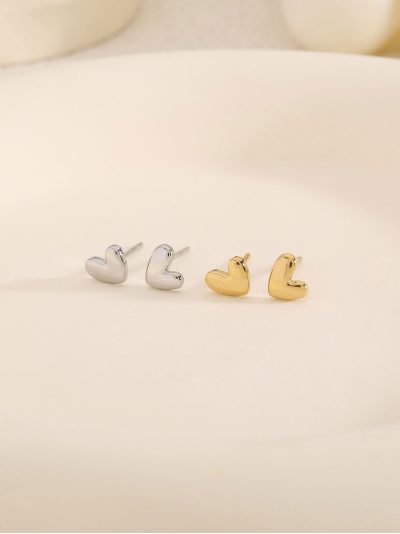 Mini heart earrings