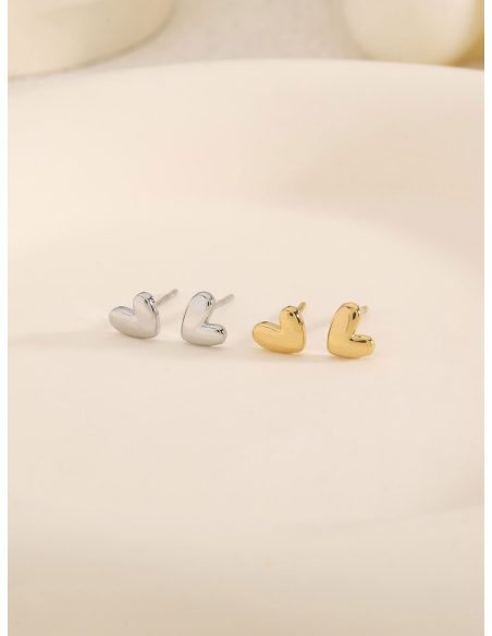 Mini heart earrings