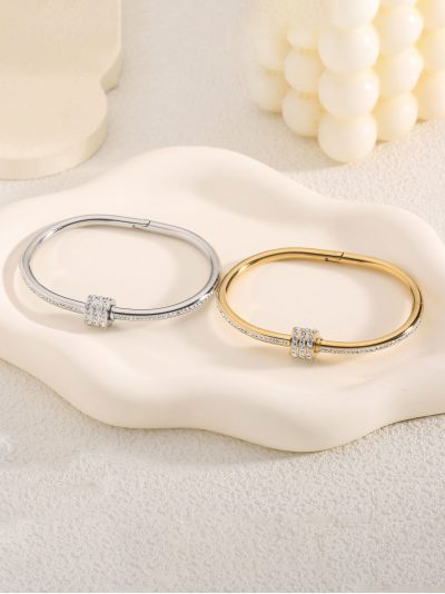 Pulsera rígida con circonita