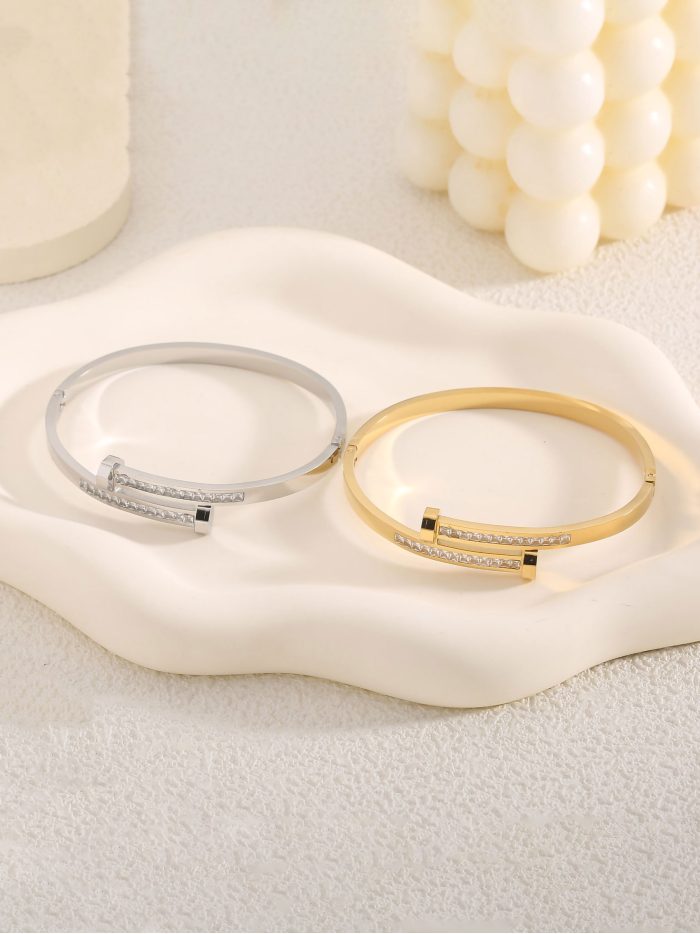 Pulsera rígida tornillo con circonitas