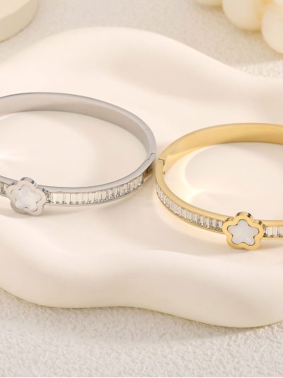 Pulsera rígida flor de nácar con circonitas 2