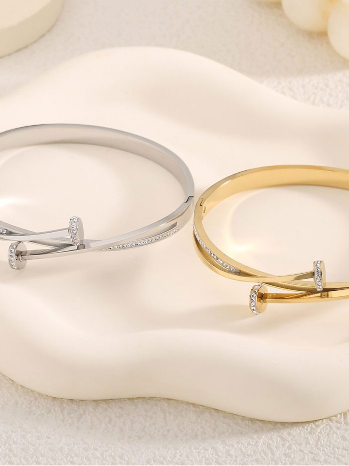 Pulsera rígida tornillo con circonitas