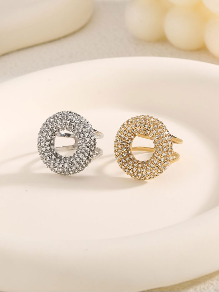 Anillo círculo con circonitas