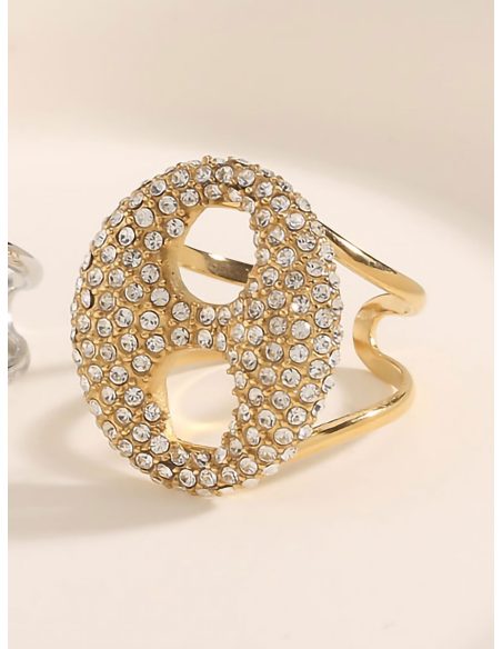 Anillo ovalado con circonitas