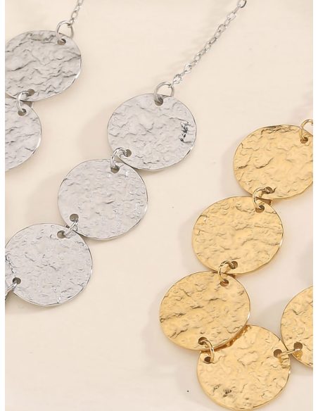 Halskette mit gehämmerten Medaillen