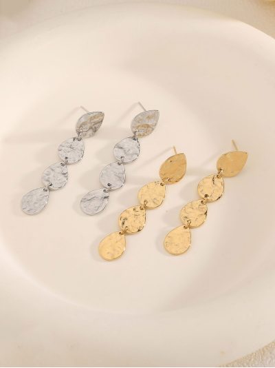 Pendientes largos lágrimas martilladas