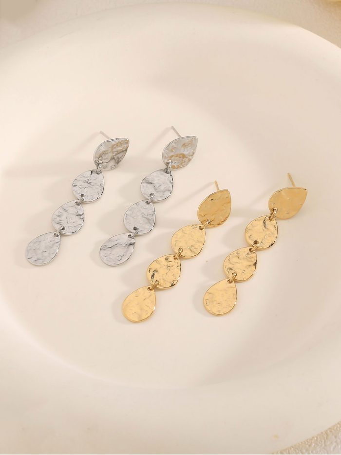 Pendientes largos lágrimas martilladas