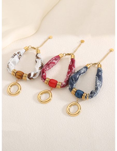 Pulseira lenço estampado com pingente de argola