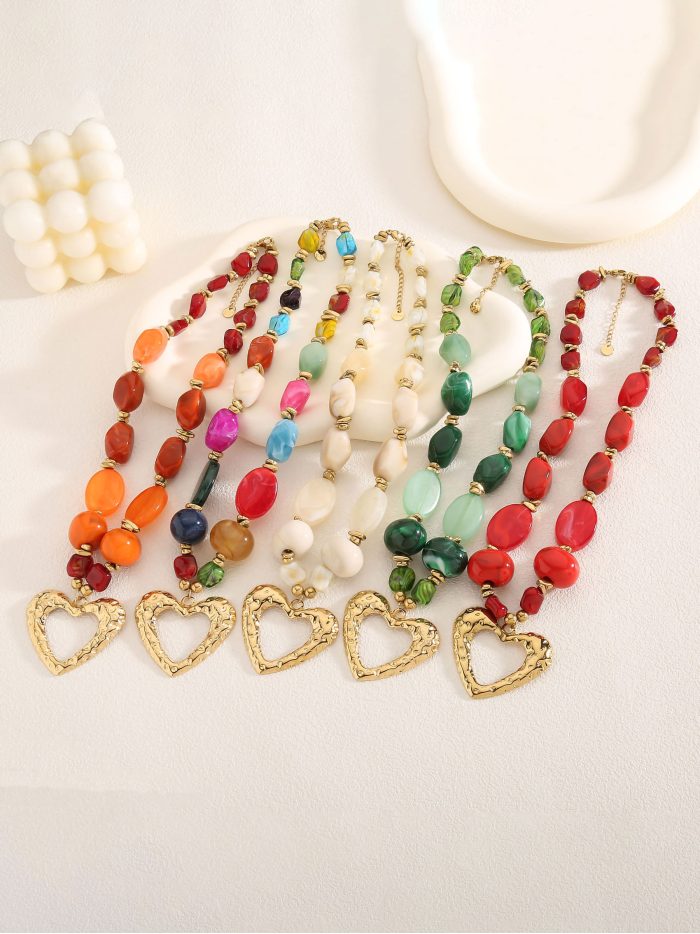 Collar cuentas colgante corazón