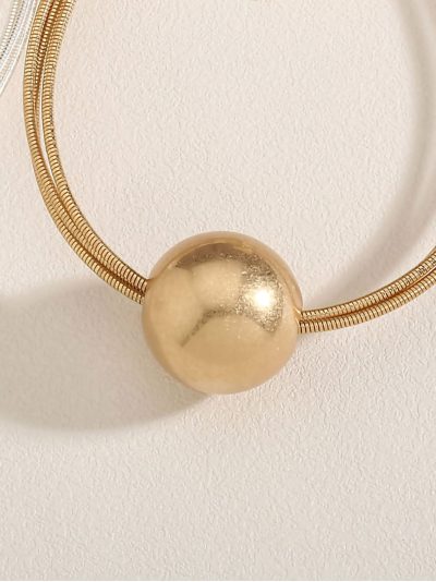 Colar gargantilha com pingente de bola. 2