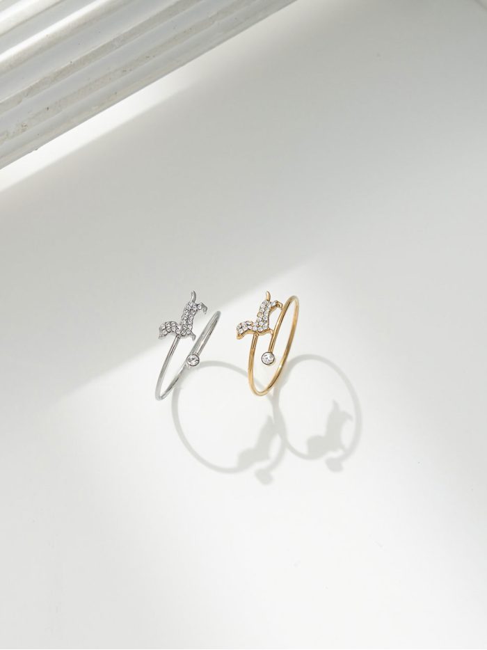 Anillo perro salchicha con circonitas