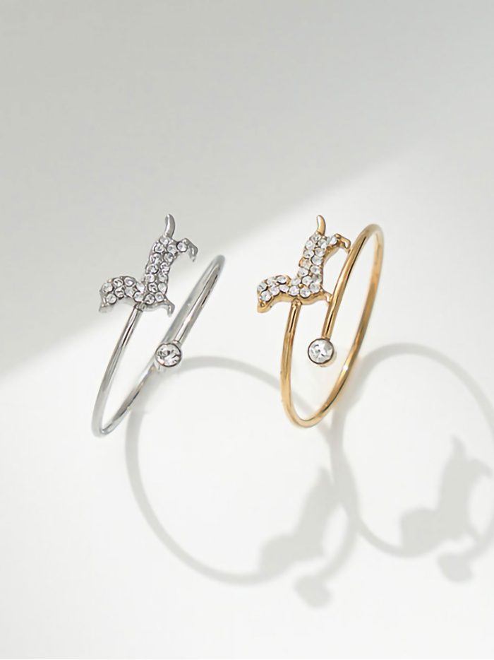 Anillo perro salchicha con circonitas