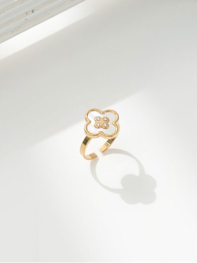 Anillo trébol nácar con circonitas