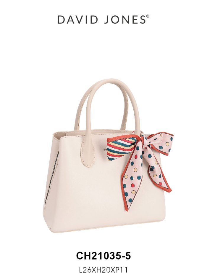 Handtasche mit dekorativem Tuch