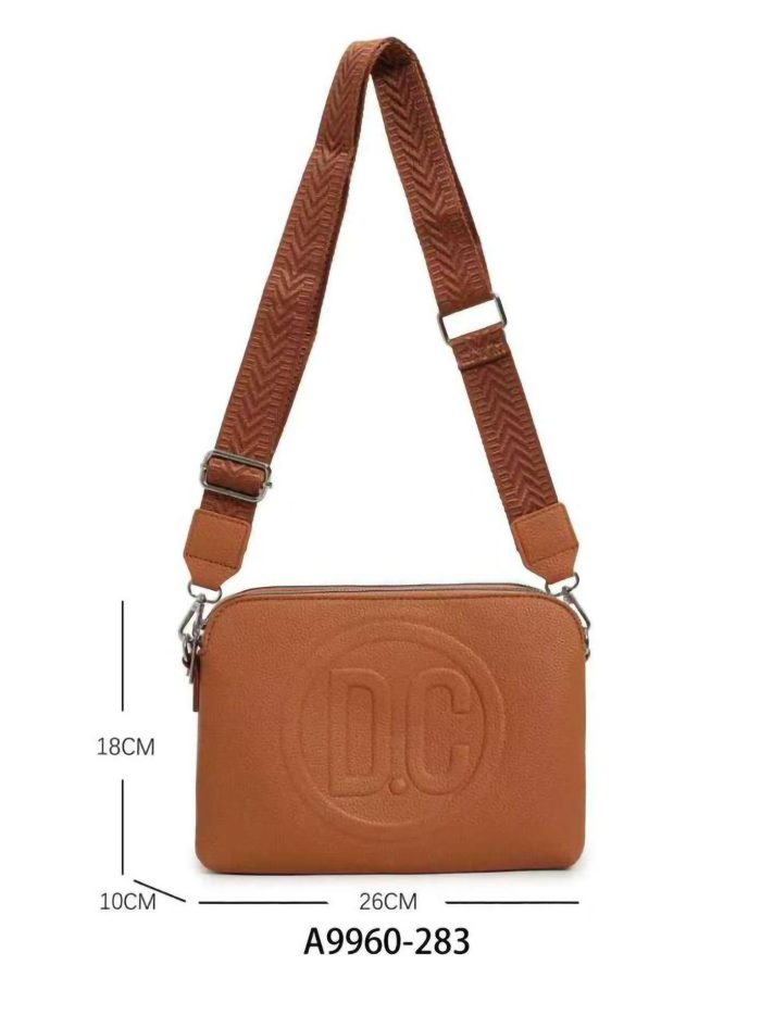 Bolso bandolera efecto piel con logo en relieve y asa ancha