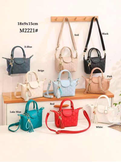 Bolso de mano con colgante de borlas 2