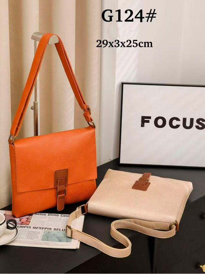 Umhängetasche mit Klappe