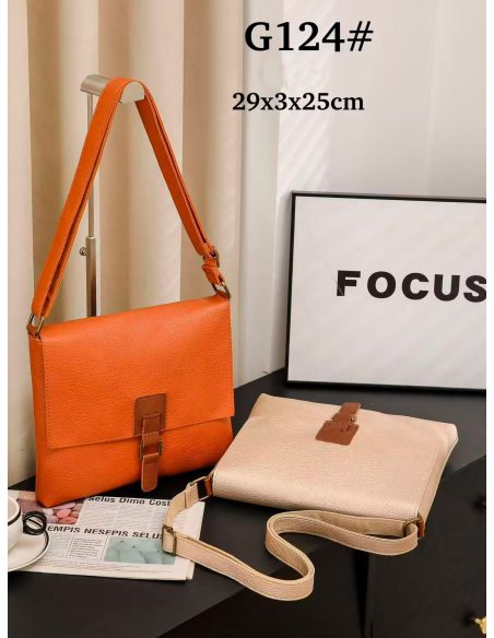 Umhängetasche mit Klappe