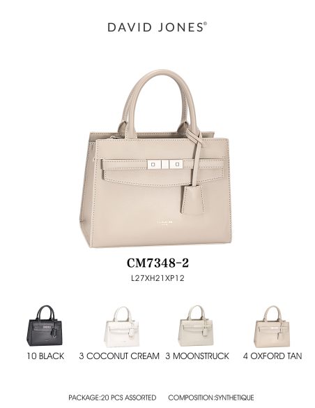 Bolsa de mão com detalhe de fivela.