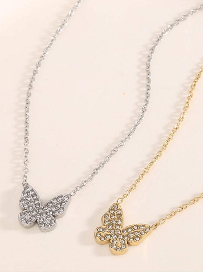 Collar colgante mariposa con circonitas