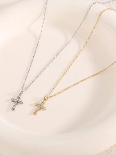 Collar colgante cruz con circonitas