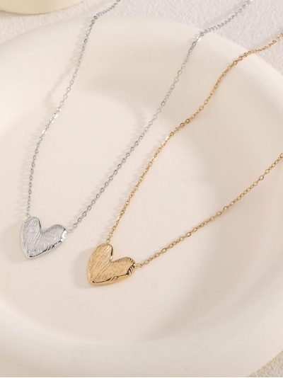 Collar colgante corazón textura