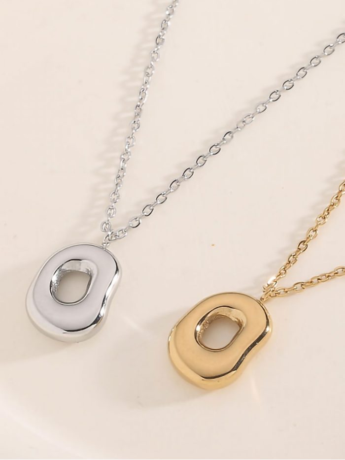 Collar colgante ovalado irregular